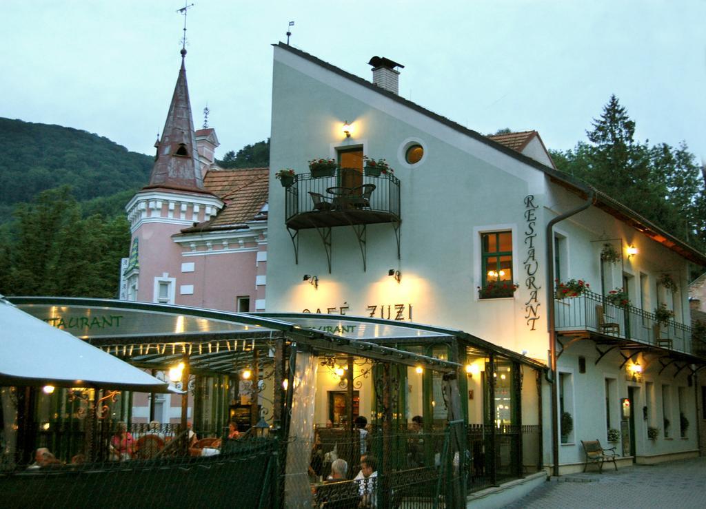 Penzion Zuzi Trencianske Teplice Exterior photo